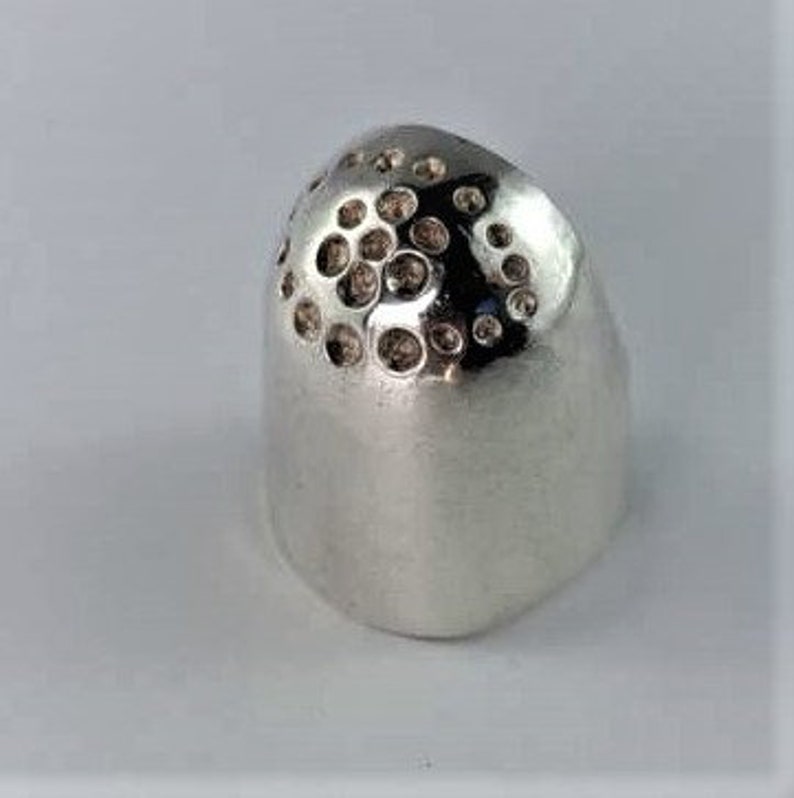 Silver sewing thimble image 4