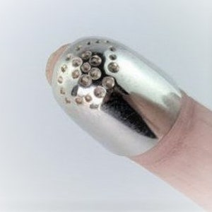 Silver sewing thimble image 7