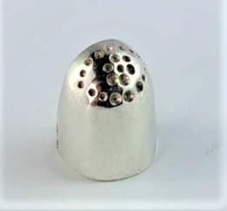 Silver sewing thimble image 3