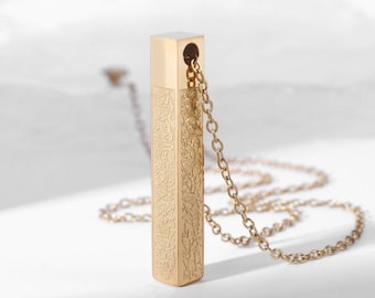 Collar Ayat ul Kursi (Colgante y cadena) en bolsa de terciopelo