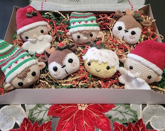 Christmas ornaments: reindeer, santa claus, elf and gingerbread cookie - Adornos navideños reno, Papa Noel, elfo y galleta de navidad