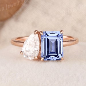 Cornflower Sapphire Diamond Toi Et Moi Engagement Ring Rose Gold Pear Shaped Lab Grown Diamond Emerald  blue Sapphire Two Stone Love couple
