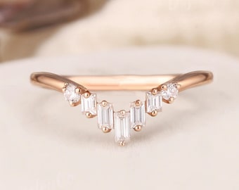 Anello nuziale da donna con moissanite a forma di baguette mista, taglio brillante rotondo, in oro rosa, con mezza eternità a grappolo, delicato, regalo di Natale per lei.
