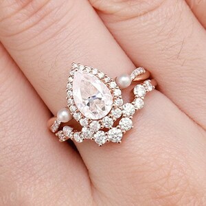 Unique Rose Gold Engagement Ring Set 2pcs Art Deco Pearl Cluster Wedding Ring Halo 1.6ct Moissanite Wedding Ring Rose Gold Twisted Bridal