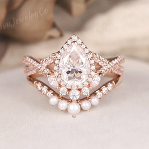 Unique Pear Cut Moissanite Engagement Ring Set Dainty Rose Gold Pearl Chevron Band Bridal Set Wedding Ring Set Stacking Twisted Women 2pcs