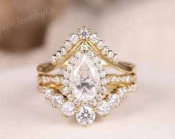 Antique Pear Cut Moissanite Bague de fiançailles Set Femmes Unique 14K Or Jaune Moissanite 3pcs Bague de mariage Set Halo Ring Promise Ring For Her