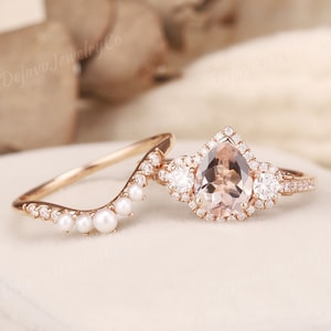 Art Deco Morganite Engagement ring Set Moissanite Halo Wedding Ring Set Pear Cut Morganite Promise Ring Pearl Curved Band For Women 2pcs