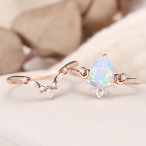 Unique pear shaped opal pearl Engagement Ring 2pcs Rose Gold Moissanite Ring Vintage Bridal Set Moon Floral Art Deco Pearl Cluster Ring Gift