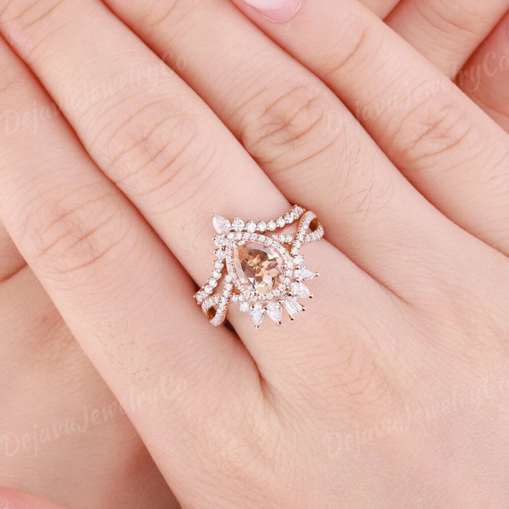 モルガナイトの結婚指輪 モルガナイトのバゲットペアハローエンゲージ