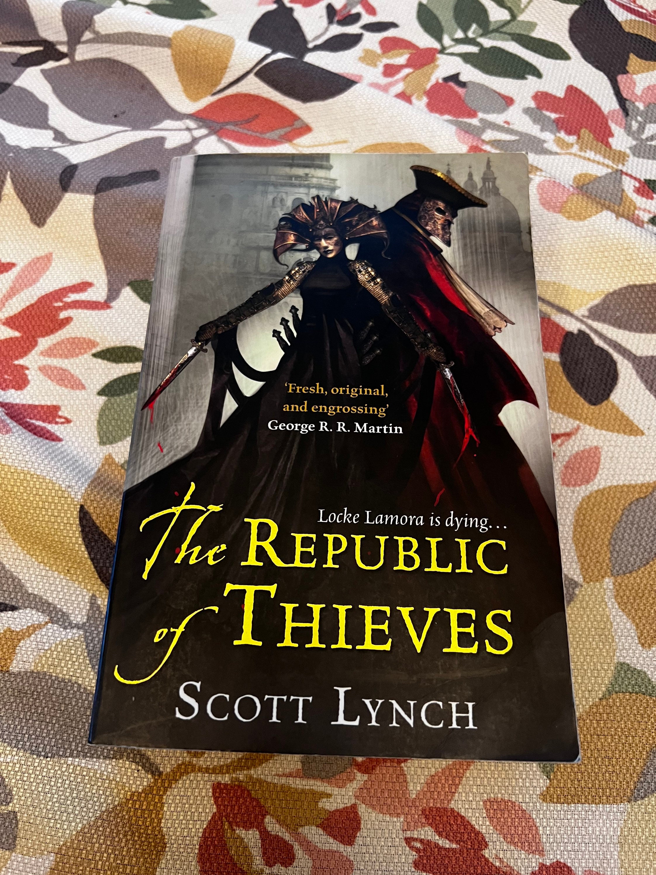 The Republic of Thieves: The Gentleman Bastard Sequence, Book Three The republic of thieves