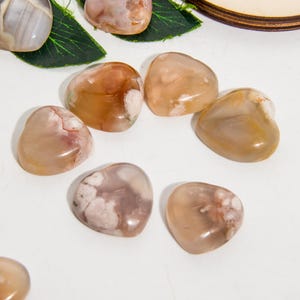 Handgesneden bloemagaatharten: genezende kristallen (10-15 g)