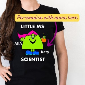 Chemise scientifique personnalisée faite main pour femmes. T-shirt Petite Mme Scientist. T-shirt geek scientifique personnalisé. Cadeau scientifique. Femme scientifique