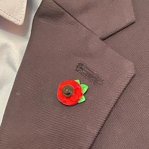 Charity Poppy Pin Badge made with upcycled LEGO®. Remembrance Day Lapel pin or Brooch.