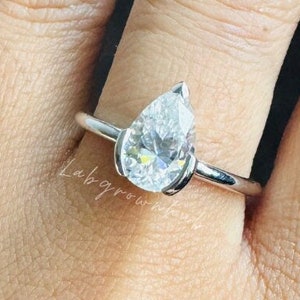 Solitaire Pear Moissanite Engagement Ring 1.25 Ct White Pear Cut Moissanite Ring 14k Yellow Gold Wedding Dainty Ring Unique Proposal Ring