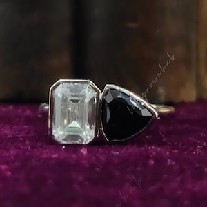 Cubic Zirconia Two Stone Wedding Ring Toi Et Moi Engagement Ring 2.5 Ct Emerald White & Trillion Black Diamond Bezel Set Ring Gold Jewelry