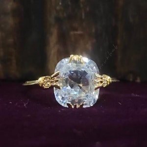 Cushion Cut Solitaire Engagement Ring 1.50 Carat Old Mine Cushion Diamond Wedding Ring 18k Yellow Gold Anniversary Gifts Women Gold Gifts