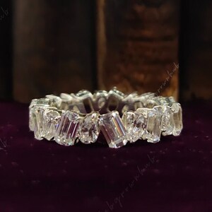 Alternative Ehering Multi-Shaped Moissanite Eternity Band 14k Weißgold Stapeln Verlobungsring Birne und Smaragd Cut Moissanite Band