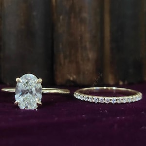 2.30 Carat Oval Cut Moissanite Engagement Ring Set Solitaire Accent Ring With Matching Half Eternity Band 18k Yellow Gold Bridal Wedding Set