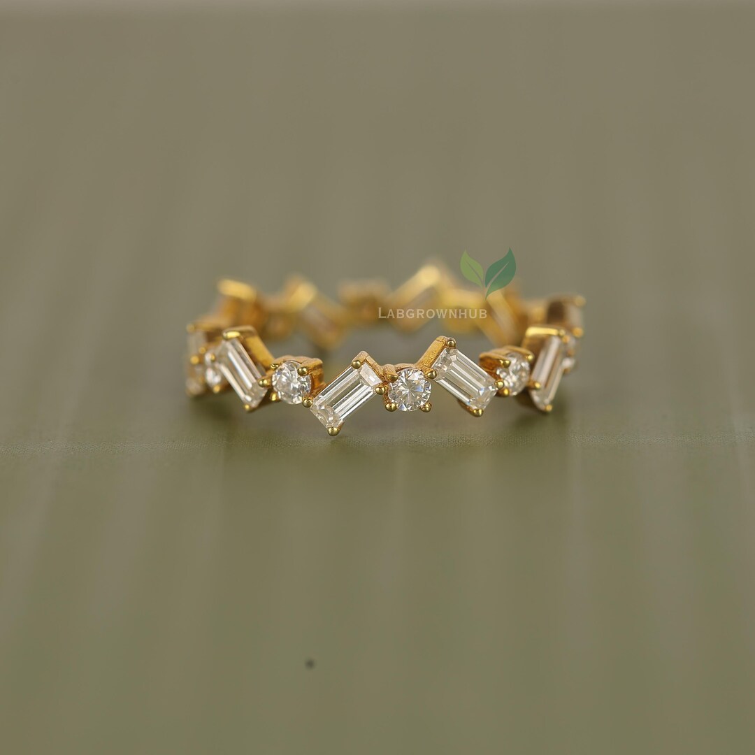 Lab Grown Diamond Baguette & Round Eternity Band | 14K Gold Zigzag ...