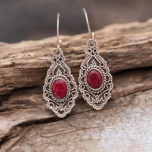 Einzigartiges Design Rubin Ohrringe / Sterling Silber Ohrringe / Handgefertigte Ohrringe / Edelstein Silber Schmuck / Facettierte Ohrringe / Geschenk für Sie