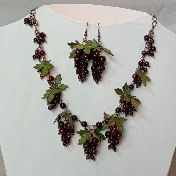 Necklace garnet, Earrings cluster garnet, Garnet bracelet cluster,  Fruit garnet grapes necklace, Currant bracelet, Garnet luxurious kit