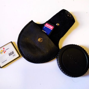 Kamera-Objektivdeckeltasche, Leder Halten Objektivdeckel, PERSONALISIERTE LEDER Objektivdeckeltasche, Speicherkartentasche Italienischer Lederhalter,