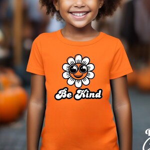 Camiseta infantil &quot;Be kind&quot; contra el acoso escolar