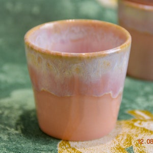 Kleine Keramiktassen, Espressotassen, aus Portugal Rosa