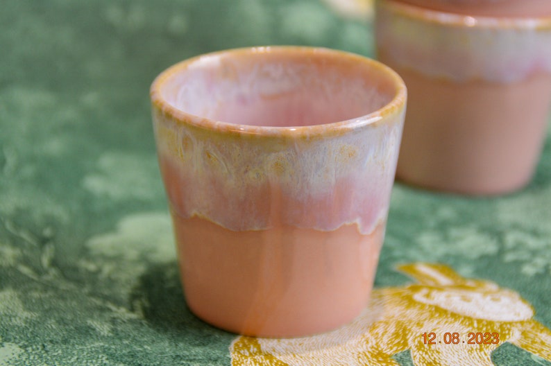 Kleine Keramiktassen, Espressotassen, aus Portugal Rosa