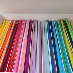 Quilling Paper Box: Scatola rigida con strisce per quilling da 220gr