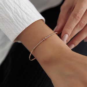 14K Solid Gold Diamond Baguette Bracelet, Delicate Womens Bracelet, Small Diamond Chain Bracelet, Dainty Gold Bracelet, Fine Jewelry