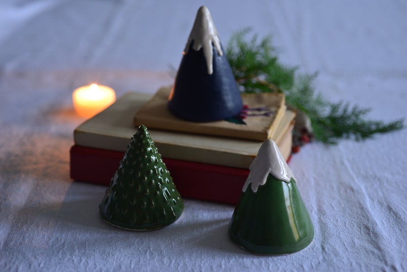 Handmade Ceramic Christmas Tree, Holiday Gift, Snowy Christmas Tree, Handmade Decorative New Year imagem 2