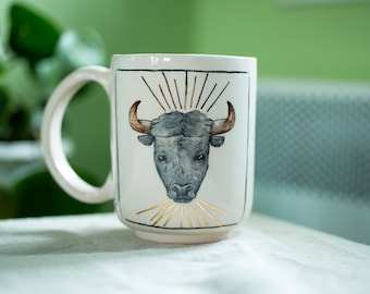 Tasse en céramique du zodiaque TAUREAU, cadeau du Taureau, illustration du zodiaque, tasse à café sur le thème de l'astrologie par Felix Ceramic, Saint-Valentin, idée de cadeau d'anniversaire