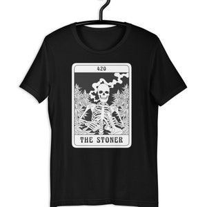 Maglietta con carte dei tarocchi Stoner, abbigliamento con carte dei tarocchi stregonesche, maglietta con scheletro, magliette divertenti, maglietta con grafica Weed, regali Stoner, Stoner Girl 420, UNISEX