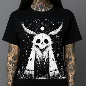 Death Moth-tröja, goth streetwear, konstig konstgrafik-tröja, weirdcore-tröja bild 1