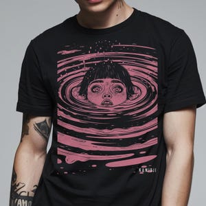 Koszulka z horrorem z motywem anime, koszulka z tonącą dziewczyną, odzież Weirdcore, koszulka z estetyką grunge, koszulka z grafiką streetwear, UNISEX