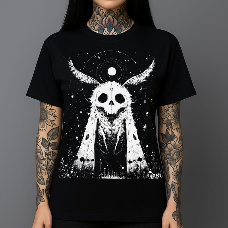 Death Moth-tröja, goth streetwear, konstig konstgrafik-tröja, weirdcore-tröja bild 1