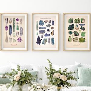 Set van 3 vintage bergkristallen, groene edelstenen en mineralenrijk illustraties, antieke mineralen, edelstenen en kristallen posters, geologieposters