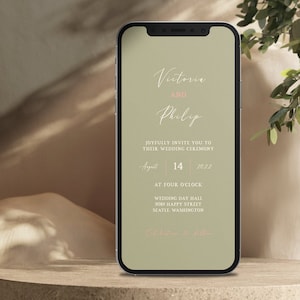 Può includere: Un invito di nozze digitale su sfondo verde con il testo "Victorie e Philip vi invitano con gioia alla loro cerimonia di nozze il 14 agosto 2022 alle quattro del pomeriggio Wedding Day Hall 9019 Happy Street Seattle Washington"