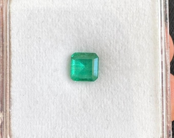 6x6mm Natural Emerald Gemstone: 0.95 ct Square Cut for Custom Jewelry