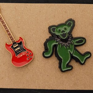 Retro, Old School, 90's Style Enamel Pins, Rubix Cube, Gameboy, Cassette, Phone Red Guitar