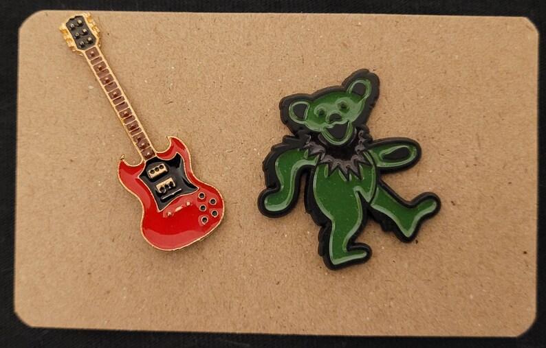 Retro, Old School, 90's Style Enamel Pins, Rubix Cube, Gameboy, Cassette, Phone Red Guitar