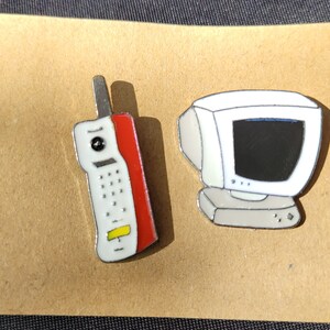 Retro, Old School, 90's Style Enamel Pins, Rubix Cube, Gameboy, Cassette, Phone 90s Computer