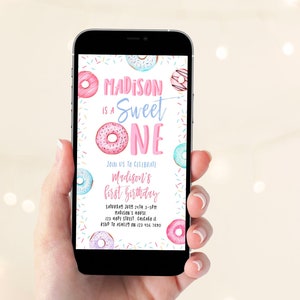 Donut 1. Geburtstag Party Telefon Einladung Vorlage, süßes Baby Mädchen erster Geburtstag einladen, rosa Sprinkles Text einladen, Corjl #017