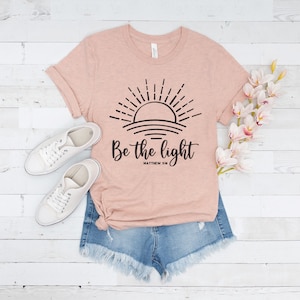 Camisa Seja a Luz, Camisa Religiosa, Camisas de Igreja, Camisa Inspiradora Seja a Luz, Camisas Cristãs para Família
