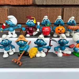 Vintage Lot of 10 Smurfs From the 80s and 90s | Lot of 10 Peyo