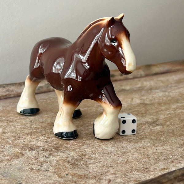 Vintage Small ceramic horse | Petit cheval en céramique