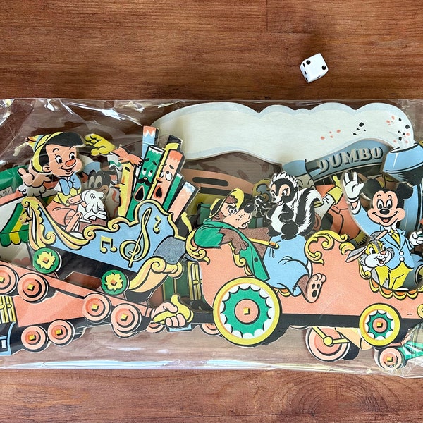 Vintage Disney Pressed Cardboard Train Wall Hanging - 3 Décorations murales de Disney années ‘50