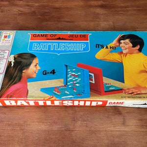 Vintage BATTLESHIP di Milton Bradley per 2 giocatori - Gioco da tavolo per 2 giocatori dagli 8 anni in su Francese e inglese