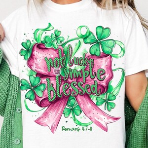Retro Not Lucky Simply Blessed St Patrick's Day Kokette PNG, Karierter St Patrick's Day PNG, Handgezeichnetes Kleeblatt PNG Design